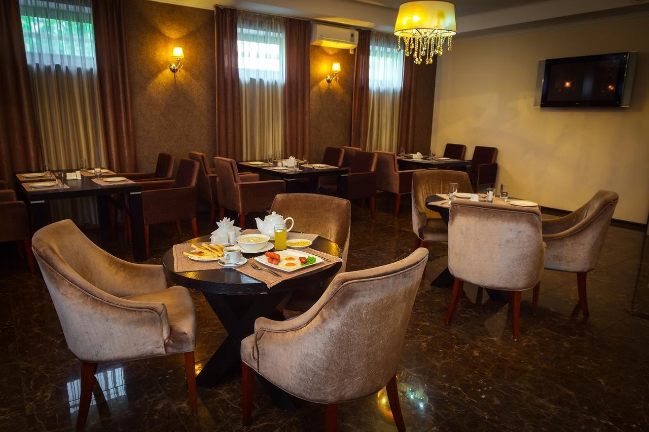 Stary Melnik Hotel Almaty Exterior foto