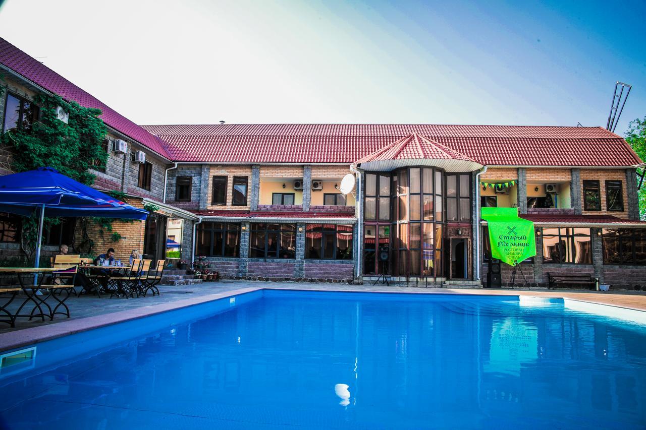 Stary Melnik Hotel Almaty Exterior foto