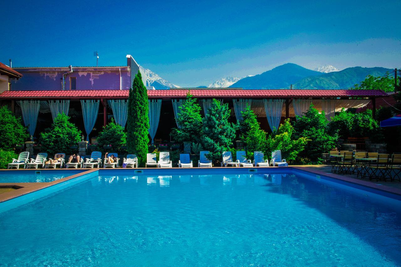 Stary Melnik Hotel Almaty Exterior foto